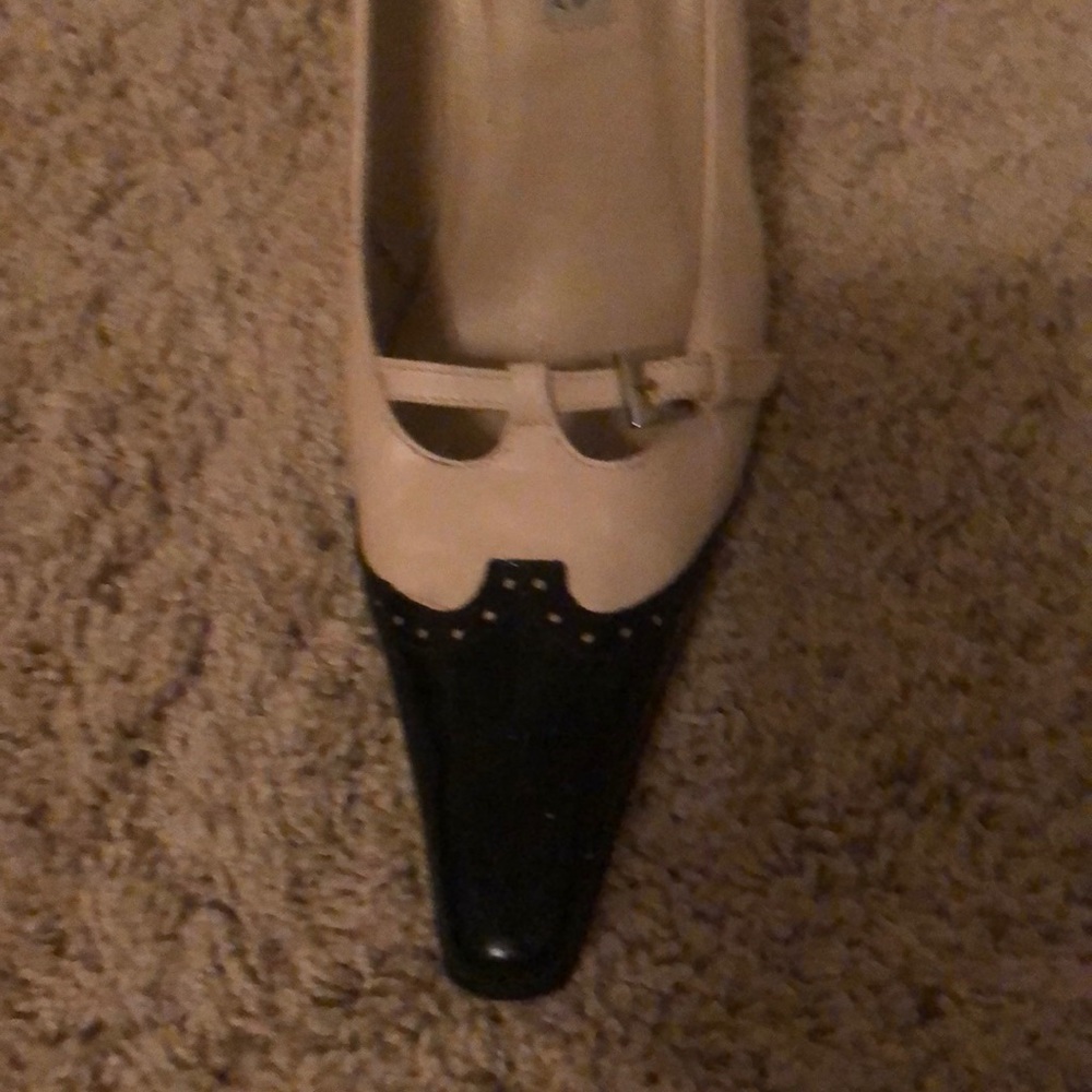 Heels - Picture 2 of 3